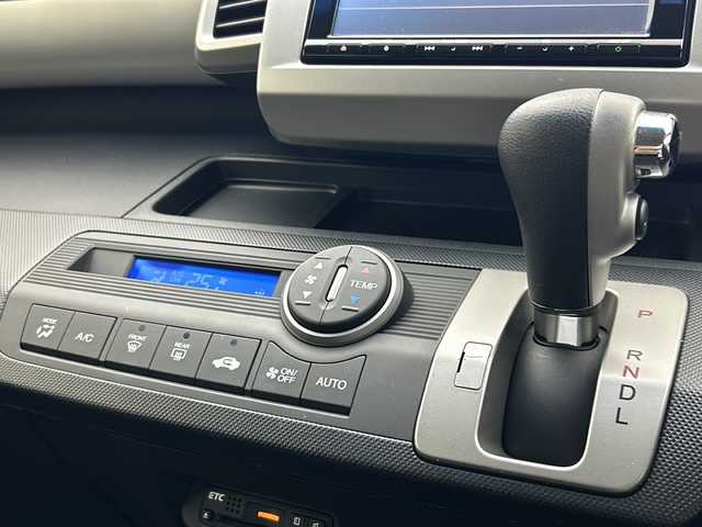 ホンダ フリード G プレミアムエディション 宮城県 2016(平28)年 4.9万km プレミアムスパークルブラックパール 両側パワースライドドア/フリップダウンモニター/純正ナビ/(AM/FM/CD/DVD/TV/iPod/SD/USB/BT)/バックカメラ/クルーズコントロール/ビルトインETC/前後ドライブレコーダー/ハーフレザー/プッシュスタート/スマートキー/スペアキー/オートライト/ドアバイザー/純正フロアマット