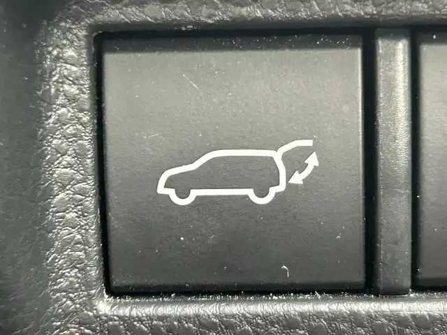 トヨタ ハリアー ハイブリッド Z レザーパッケージ 岡山県 2020(令2)年 8.2万km プレシャスブラックパール 登録時走行距離82062km/モデリスタフルエアロ/JBLプレミアムサウンドシステム/純正12.3インチナビ/フルセグTV(AM.FM.TV.BT)/全方位カメラ/ETC2.0/ブラインドスポットモニター/デジタルインナーミラー/ドライブレコーダー/シートヒーター（D+N席）/エアシート（D+N席）/ステアリングヒーター/本革巻きステアリング/クリアランスソナー/衝突軽減ブレーキ/横滑り防止装置/クルーズコントロール(追従走行あり)/車線逸脱警報（レーンキープアシスト）/オートライト/オートマチックハイビーム/アイドリングストップ/電動リアゲート/19インチ純正AW/レザーシート/D+N席パワーシート