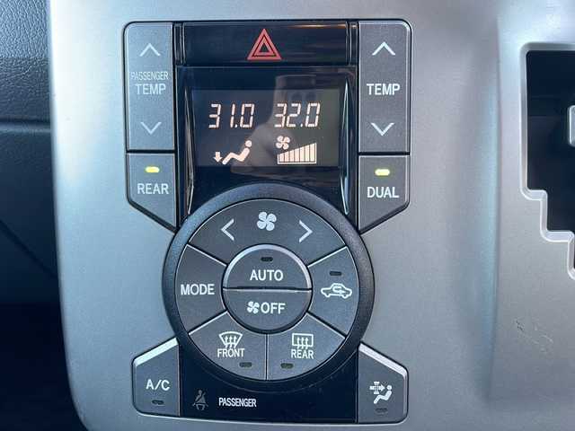 トヨタ ヴォクシー Z 道東・釧路十勝 2009(平21)年 10.1万km ブラック 社外ＳＤナビ/AM/FM　/フルセグＴＶ　/ＤＶＤ再生　/Ｂｌｕｅｔｏｏｔｈ接続/両側イージークローザードア　/リモコンキー　/純正ＨＩＤヘッドライト　/純正１６インチアルミホイール　/純正フロアマット