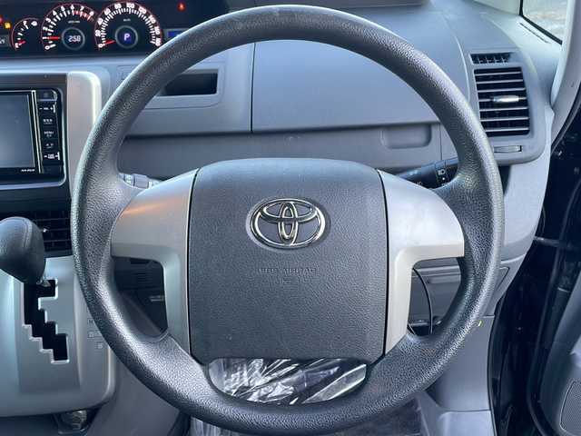 トヨタ ヴォクシー Z 道東・釧路十勝 2009(平21)年 10.1万km ブラック 社外ＳＤナビ/AM/FM　/フルセグＴＶ　/ＤＶＤ再生　/Ｂｌｕｅｔｏｏｔｈ接続/両側イージークローザードア　/リモコンキー　/純正ＨＩＤヘッドライト　/純正１６インチアルミホイール　/純正フロアマット