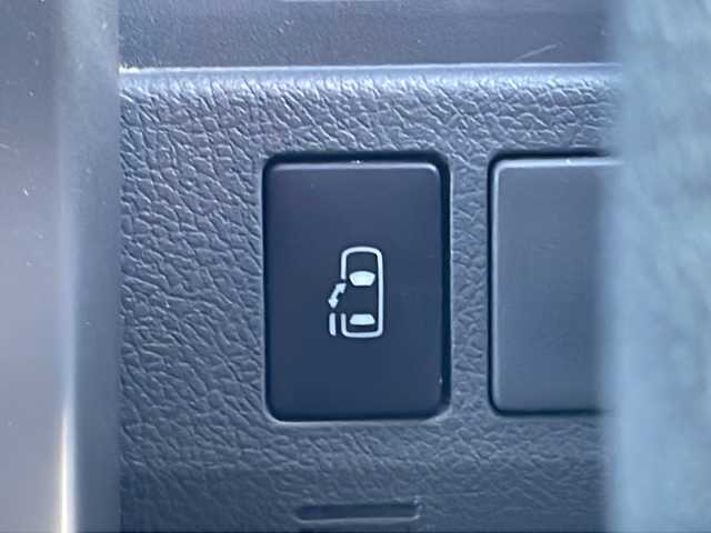 トヨタ ヴォクシー Z 道東・釧路十勝 2009(平21)年 10.1万km ブラック 社外ＳＤナビ/AM/FM　/フルセグＴＶ　/ＤＶＤ再生　/Ｂｌｕｅｔｏｏｔｈ接続/両側イージークローザードア　/リモコンキー　/純正ＨＩＤヘッドライト　/純正１６インチアルミホイール　/純正フロアマット