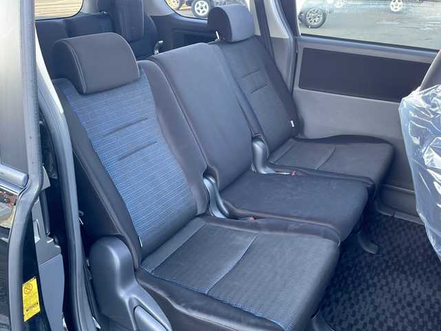 トヨタ ヴォクシー Z 道東・釧路十勝 2009(平21)年 10.1万km ブラック 社外ＳＤナビ/AM/FM　/フルセグＴＶ　/ＤＶＤ再生　/Ｂｌｕｅｔｏｏｔｈ接続/両側イージークローザードア　/リモコンキー　/純正ＨＩＤヘッドライト　/純正１６インチアルミホイール　/純正フロアマット