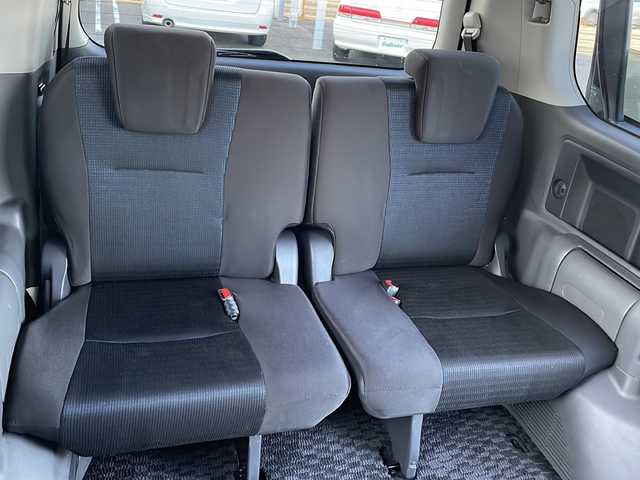 トヨタ ヴォクシー Z 道東・釧路十勝 2009(平21)年 10.1万km ブラック 社外ＳＤナビ/AM/FM　/フルセグＴＶ　/ＤＶＤ再生　/Ｂｌｕｅｔｏｏｔｈ接続/両側イージークローザードア　/リモコンキー　/純正ＨＩＤヘッドライト　/純正１６インチアルミホイール　/純正フロアマット