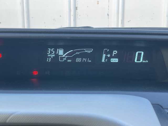 トヨタ アクア S 埼玉県 2014(平26)年 8.9万km シルバーM 外部検査実施済み/社外ＣＤ/ＥＴＣ/コーナーセンサー/電動格納ミラー/盗難防止装置/Ｗエアバッグ/横滑り防止機能/ＡＢＳ/リモコンキー/ドアバイザー/フロアマット/取扱説明書