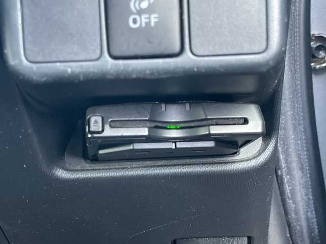 トヨタ アクア S 埼玉県 2014(平26)年 8.9万km シルバーM 外部検査実施済み/社外ＣＤ/ＥＴＣ/コーナーセンサー/電動格納ミラー/盗難防止装置/Ｗエアバッグ/横滑り防止機能/ＡＢＳ/リモコンキー/ドアバイザー/フロアマット/取扱説明書