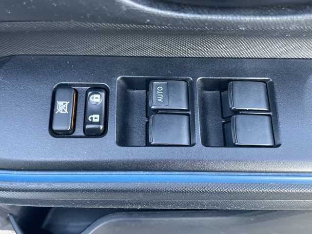 トヨタ アクア S 埼玉県 2014(平26)年 8.9万km シルバーM 外部検査実施済み/社外ＣＤ/ＥＴＣ/コーナーセンサー/電動格納ミラー/盗難防止装置/Ｗエアバッグ/横滑り防止機能/ＡＢＳ/リモコンキー/ドアバイザー/フロアマット/取扱説明書