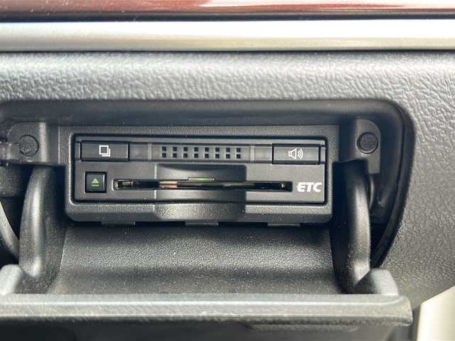 トヨタ クラウン ハイブリッド ロイヤルサルーン 鹿児島県 2014(平26)年 6.5万km ホワイトパールクリスタルシャイン クリアランスソナー/HIDヘッドランプ/電動チルトステアリング/純正16インチアルミホイール/D+N席パワーシート/バックカメラ/クルーズコントロール/フルセグTV/USB入力端子/オートライト