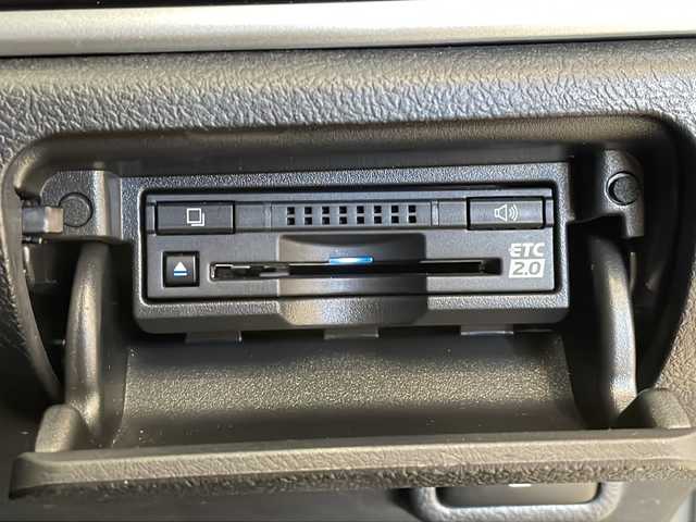 トヨタ クラウン マジェスタ Four 福井県 2017(平29)年 19.7万km ブラック ワンオーナー/純正ナビ/フルセグTV/BD/DVD/CD/BT/AUX/SD/バック・サイドカメラ/レーダークルーズコントロール/ブラインドスポットモニター/プリクラッシュセーフティ/レーンディパーチャーアラート/クリアランスソナー/オートハイビーム/ビルトインETC2.0/ドライブレコーダー/ステアリングヒーター/全席シートヒーター/エアシート/レザーシート/パワーシート/オートライト/LEDヘッドライト/純正17インチアルミホイール