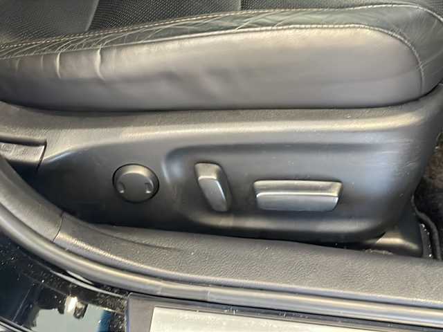 トヨタ クラウン マジェスタ Four 福井県 2017(平29)年 19.7万km ブラック ワンオーナー/純正ナビ/フルセグTV/BD/DVD/CD/BT/AUX/SD/バック・サイドカメラ/レーダークルーズコントロール/ブラインドスポットモニター/プリクラッシュセーフティ/レーンディパーチャーアラート/クリアランスソナー/オートハイビーム/ビルトインETC2.0/ドライブレコーダー/ステアリングヒーター/全席シートヒーター/エアシート/レザーシート/パワーシート/オートライト/LEDヘッドライト/純正17インチアルミホイール