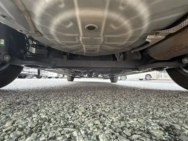 日産 ノート e－パワーニスモ S 千葉県 2019(令1)年 5.9万km ブリリアントシルバー 純正フルセグナビ(MM318D-W)/アラウンドビューモニター/インテリジェントルームミラー/コーナーセンサー/エマージェンシーブレーキ/車線逸脱防止支援システム/スペアキー/純正フロアマット/オートライト/ステアリングスイッチ