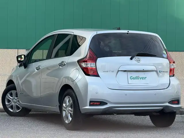 日産 ノート e－パワーニスモ S 千葉県 2019(令1)年 5.9万km ブリリアントシルバー 純正フルセグナビ(MM318D-W)/アラウンドビューモニター/インテリジェントルームミラー/コーナーセンサー/エマージェンシーブレーキ/車線逸脱防止支援システム/スペアキー/純正フロアマット/オートライト/ステアリングスイッチ