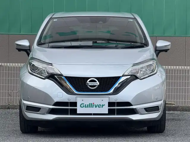 日産 ノート e－パワーニスモ S 千葉県 2019(令1)年 5.9万km ブリリアントシルバー 純正フルセグナビ(MM318D-W)/アラウンドビューモニター/インテリジェントルームミラー/コーナーセンサー/エマージェンシーブレーキ/車線逸脱防止支援システム/スペアキー/純正フロアマット/オートライト/ステアリングスイッチ