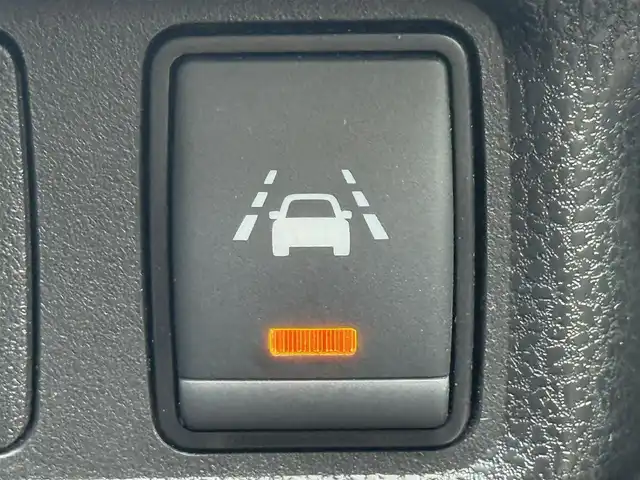 日産 ノート e－パワーニスモ S 千葉県 2019(令1)年 5.9万km ブリリアントシルバー 純正フルセグナビ(MM318D-W)/アラウンドビューモニター/インテリジェントルームミラー/コーナーセンサー/エマージェンシーブレーキ/車線逸脱防止支援システム/スペアキー/純正フロアマット/オートライト/ステアリングスイッチ