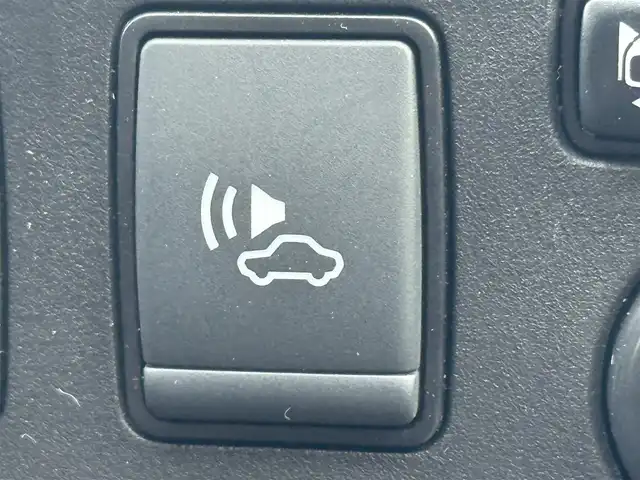 日産 ノート e－パワーニスモ S 千葉県 2019(令1)年 5.9万km ブリリアントシルバー 純正フルセグナビ(MM318D-W)/アラウンドビューモニター/インテリジェントルームミラー/コーナーセンサー/エマージェンシーブレーキ/車線逸脱防止支援システム/スペアキー/純正フロアマット/オートライト/ステアリングスイッチ