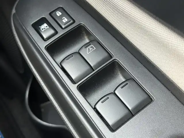 日産 ノート e－パワーニスモ S 千葉県 2019(令1)年 5.9万km ブリリアントシルバー 純正フルセグナビ(MM318D-W)/アラウンドビューモニター/インテリジェントルームミラー/コーナーセンサー/エマージェンシーブレーキ/車線逸脱防止支援システム/スペアキー/純正フロアマット/オートライト/ステアリングスイッチ