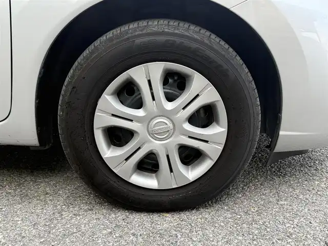 日産 ノート e－パワーニスモ S 千葉県 2019(令1)年 5.9万km ブリリアントシルバー 純正フルセグナビ(MM318D-W)/アラウンドビューモニター/インテリジェントルームミラー/コーナーセンサー/エマージェンシーブレーキ/車線逸脱防止支援システム/スペアキー/純正フロアマット/オートライト/ステアリングスイッチ