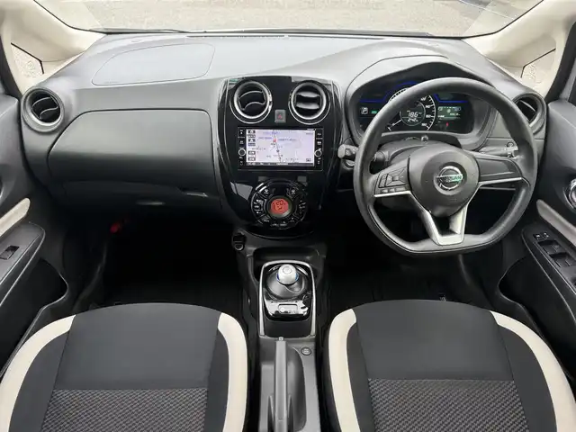 日産 ノート e－パワーニスモ S 千葉県 2019(令1)年 5.9万km ブリリアントシルバー 純正フルセグナビ(MM318D-W)/アラウンドビューモニター/インテリジェントルームミラー/コーナーセンサー/エマージェンシーブレーキ/車線逸脱防止支援システム/スペアキー/純正フロアマット/オートライト/ステアリングスイッチ