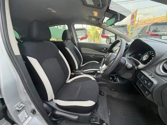 日産 ノート e－パワーニスモ S 千葉県 2019(令1)年 5.9万km ブリリアントシルバー 純正フルセグナビ(MM318D-W)/アラウンドビューモニター/インテリジェントルームミラー/コーナーセンサー/エマージェンシーブレーキ/車線逸脱防止支援システム/スペアキー/純正フロアマット/オートライト/ステアリングスイッチ