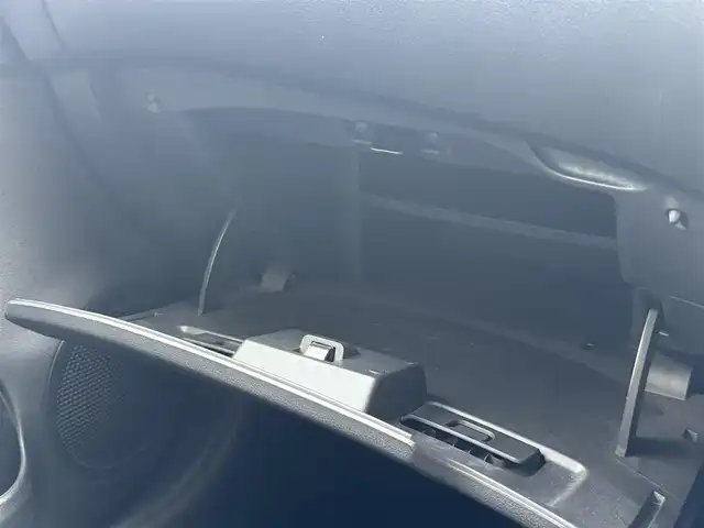 日産 ノート e－パワーニスモ S 千葉県 2019(令1)年 5.9万km ブリリアントシルバー 純正フルセグナビ(MM318D-W)/アラウンドビューモニター/インテリジェントルームミラー/コーナーセンサー/エマージェンシーブレーキ/車線逸脱防止支援システム/スペアキー/純正フロアマット/オートライト/ステアリングスイッチ