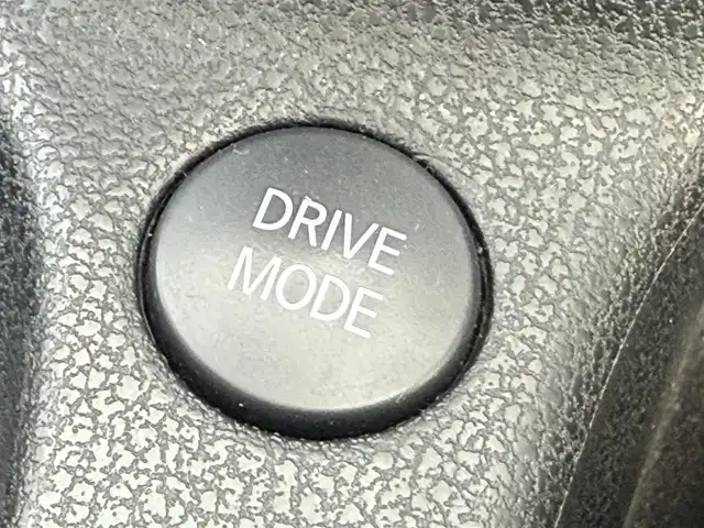 日産 ノート e－パワーニスモ S 千葉県 2019(令1)年 5.9万km ブリリアントシルバー 純正フルセグナビ(MM318D-W)/アラウンドビューモニター/インテリジェントルームミラー/コーナーセンサー/エマージェンシーブレーキ/車線逸脱防止支援システム/スペアキー/純正フロアマット/オートライト/ステアリングスイッチ