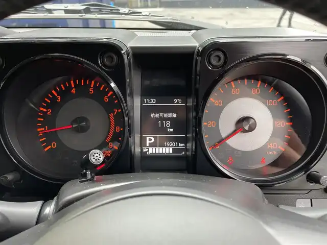 スズキ ジムニー XC 滋賀県 2021(令3)年 2万km ジャングルグリーン 純正8インチナビ/【Bluetooth/CD/DVD/フルセグTV】/バックカメラ/クルーズコントロール/レーンキープアシスト/衝突軽減ブレーキ/前後ドライブレコーダー/LEDヘッドライト/オートマチックハイビーム/D/Nシートヒーター/ヒルディセントコントロール/センターデフロック/ビルトインETC/純正フロアマット/プッシュスタート/スマートキー/ステアリングリモコン