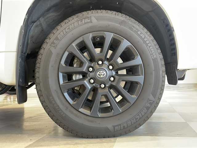 トヨタ ランドクルーザー プラド TX Lパッケージ マットブラED 福井県 2022(令4)年 3万km ホワイトパールクリスタルシャイン ワンオーナー/ムーンルーフ/純正9インチナビ/フルセグTV/USB/BT/パノラミックビューモニター/セーフティセンス/・レーダークルーズコントロール/・プリクラッシュセーフティ/・レーンキープアシスト/・レーンディパーチャーアラート/・クリアランスソナー/・オートハイビーム/・ロードサインアシスト/・先行車発進アラーム/ETC2.0/前後ドライブレコーダー/フロア格納サードシート（電動）/レザーシート/パワーシート/シートヒーター/エアシート/革巻きステアリング/オートライト/LEDヘッドライト/純正18インチアルミホイール/プッシュスタート/スマートキー×2/ヘッドライトウォッシャー/純正フロアマット