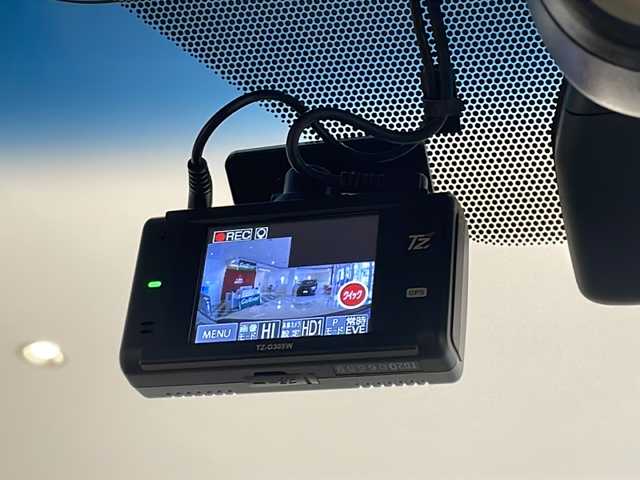 トヨタ ランドクルーザー プラド TX Lパッケージ マットブラED 福井県 2022(令4)年 3万km ホワイトパールクリスタルシャイン ワンオーナー/ムーンルーフ/純正9インチナビ/フルセグTV/USB/BT/パノラミックビューモニター/セーフティセンス/・レーダークルーズコントロール/・プリクラッシュセーフティ/・レーンキープアシスト/・レーンディパーチャーアラート/・クリアランスソナー/・オートハイビーム/・ロードサインアシスト/・先行車発進アラーム/ETC2.0/前後ドライブレコーダー/フロア格納サードシート（電動）/レザーシート/パワーシート/シートヒーター/エアシート/革巻きステアリング/オートライト/LEDヘッドライト/純正18インチアルミホイール/プッシュスタート/スマートキー×2/ヘッドライトウォッシャー/純正フロアマット