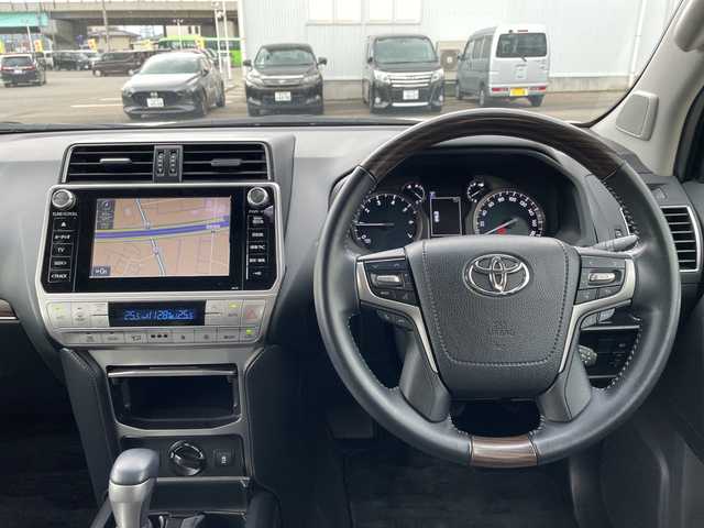 トヨタ ランドクルーザー プラド TX Lパッケージ 石川県 2019(令1)年 4.2万km パール ４ＷＤ　純正メーカーナビ　フルセグＴＶ　パノラマモニター　ＬＥＤヘッドライト　ＥＴＣ２．０　オプションアルミ　純正エアロ　黒革シート　シートヒーター＆クーラー　ガナドールマフラー　ドラレコ　保証書