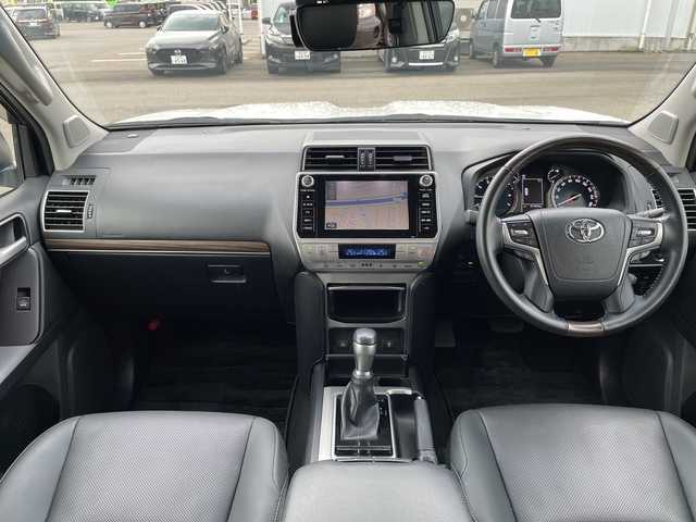 トヨタ ランドクルーザー プラド TX Lパッケージ 石川県 2019(令1)年 4.2万km パール ４ＷＤ　純正メーカーナビ　フルセグＴＶ　パノラマモニター　ＬＥＤヘッドライト　ＥＴＣ２．０　オプションアルミ　純正エアロ　黒革シート　シートヒーター＆クーラー　ガナドールマフラー　ドラレコ　保証書