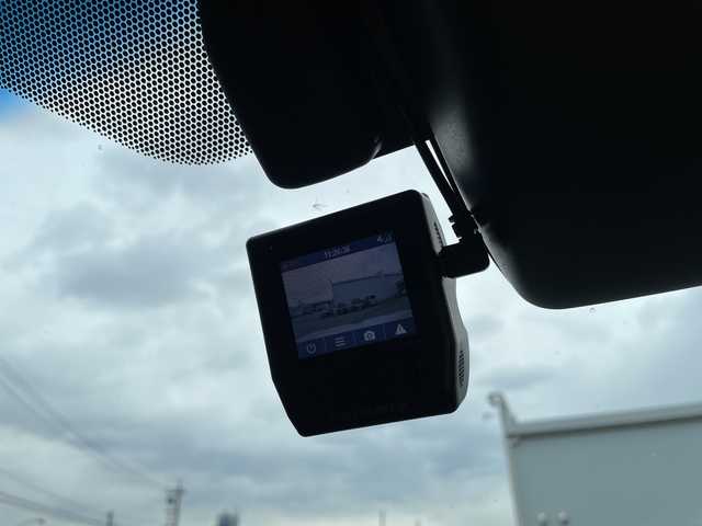 トヨタ ランドクルーザー プラド TX Lパッケージ 石川県 2019(令1)年 4.2万km パール ４ＷＤ　純正メーカーナビ　フルセグＴＶ　パノラマモニター　ＬＥＤヘッドライト　ＥＴＣ２．０　オプションアルミ　純正エアロ　黒革シート　シートヒーター＆クーラー　ガナドールマフラー　ドラレコ　保証書