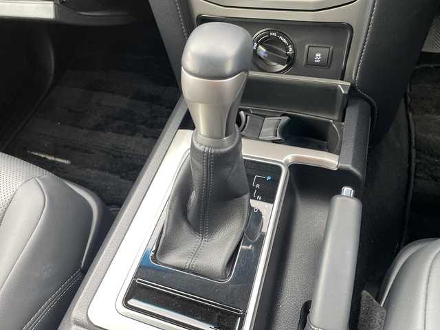 トヨタ ランドクルーザー プラド TX Lパッケージ 石川県 2019(令1)年 4.2万km パール ４ＷＤ　純正メーカーナビ　フルセグＴＶ　パノラマモニター　ＬＥＤヘッドライト　ＥＴＣ２．０　オプションアルミ　純正エアロ　黒革シート　シートヒーター＆クーラー　ガナドールマフラー　ドラレコ　保証書