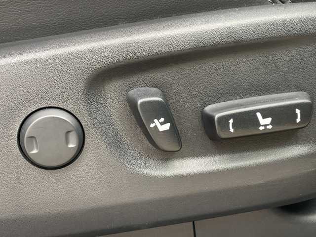 トヨタ ランドクルーザー プラド TX Lパッケージ 石川県 2019(令1)年 4.2万km パール ４ＷＤ　純正メーカーナビ　フルセグＴＶ　パノラマモニター　ＬＥＤヘッドライト　ＥＴＣ２．０　オプションアルミ　純正エアロ　黒革シート　シートヒーター＆クーラー　ガナドールマフラー　ドラレコ　保証書