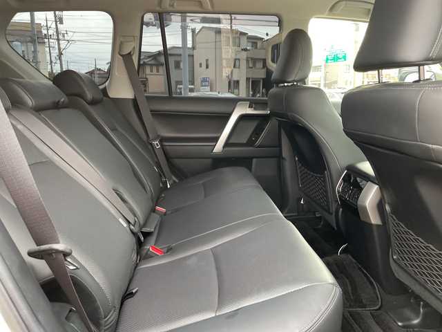 トヨタ ランドクルーザー プラド TX Lパッケージ 石川県 2019(令1)年 4.2万km パール ４ＷＤ　純正メーカーナビ　フルセグＴＶ　パノラマモニター　ＬＥＤヘッドライト　ＥＴＣ２．０　オプションアルミ　純正エアロ　黒革シート　シートヒーター＆クーラー　ガナドールマフラー　ドラレコ　保証書