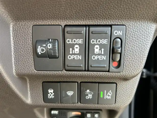 ホンダ フリード G ホンダセンシング 大阪府 2019(令1)年 3.8万km プレミアムスパークルブラックパール SDナビ フルセグTV CD DVD BT/バックカメラ/両側パワースライドドア/ビルトインETC/前後ドラレコ/スマートキー 2個/社外LEDヘッドライト/ビルトインETC/ステアリングリモコン/衝突被害軽減ブレーキ/レーダークルーズコントロール/レーンアシスト/誤発進抑制機能/横滑り防止/ステアリングリモコン/取説 ナビ取説/禁煙車