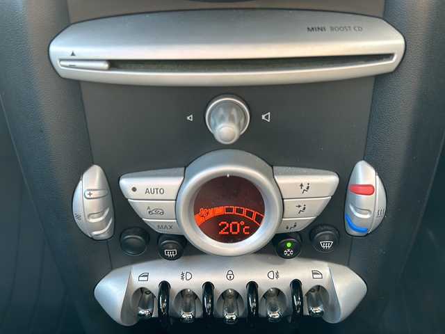 ＭＩＮＩ ミニ クラブマン クーパー 道東・釧路十勝 2008(平20)年 7.7万km ピュア・シルバー・メタリック 純正オーディオ/（FM/AM/CD/AUX）/パドルシフト/フォグランプ/バックフォグランプ/シガーソケット/シガーライター/電動格納ミラー/ライトレベライザー/パドルシフト/純正フロアマット