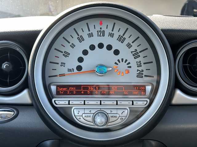 ＭＩＮＩ ミニ クラブマン クーパー 道東・釧路十勝 2008(平20)年 7.7万km ピュア・シルバー・メタリック 純正オーディオ/（FM/AM/CD/AUX）/パドルシフト/フォグランプ/バックフォグランプ/シガーソケット/シガーライター/電動格納ミラー/ライトレベライザー/パドルシフト/純正フロアマット