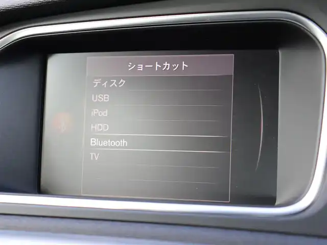 ボルボ Ｖ４０ D4 インスクリプション 長野県 2017(平29)年 3.9万km アイスホワイト 黒革シート　/ＡＣＣ　/衝突軽減ブレーキ　/レーンキープＡ　/ブラインドスポットＭ　/純正ナビ　/フルセグＴＶ　/バックカメラ　/ｈａｒｍａｎ／ｋａｒｄｏｎ　/パワーシート／ヒーター　/パークセンサー　/スマートキー