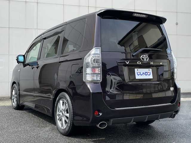 トヨタ ヴォクシー ZS G’sバージョンEDGE 埼玉県 2012(平24)年 11万km ボルドーマイカメタリック (株)IDOMが運営する【じしゃロン熊谷店】の自社ローン専用車両になりますこちらは現金またはオートローンご利用時の価格です。自社ローンご希望の方は別途その旨お申付け下さい/純正HDDナビ（NHZX-X61G）/Bluetooth/AM/FM/TV/DISC/バックカメラ/フロントカメラ/純正フロアマット/ETC/両側パワースライドドア/スマートキー/スペアキー×1/純正フロアマット/社外遮光カーテン/純正アルミホイール