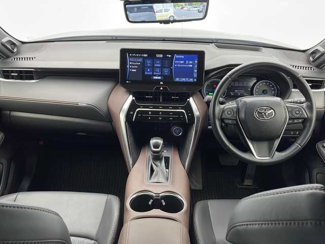 トヨタ ハリアー ハイブリッド Z 千葉県 2020(令2)年 2.8万km プレシャスブラックパール 純正ディスプレイオーディオ/　　ナビ/フルセグ/BT/AM/FM/Miracast/JBLサラウンド/トヨタセーフティセンス/ プリクラッシュセーフティ/ レーントレーシングアシスト/ レーンディパーチャーアラート/ ロードサインアシスト/ レーダークルーズコントロール/ オートマチックハイビーム/ リアクロストラフィックアラート/ ブラインドスポットモニター/パノラミックビューモニター/ビルトインETC2.0/デジタルインナーミラー/パワーバックドア/運転席パワーシート/ハーフレザー シート/純正19インチAW/純正フロアマット/革巻きステアリング/ステアリングリモコン/電子パーキング/オートブレーキホールド/プッシュスタート/スマートキー