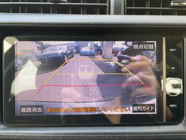 トヨタ アクア G 東京都 2014(平26)年 9.9万km ブラックマイカ 純正HDDナビ/　フルセグTV　BT　DVD/CD　AM/FM/バックカメラ/シートヒーター（前席）/革巻きステアリングホイール/HIDヘッドランプ/　オートライト　フォグランプ/ETC/スマートキー/電動格納ミラー/パワーステアリング/パワーウインドウ/ワイパーデアイサー/社外AW付スタッドレスタイヤ/保証書＆取扱説明書