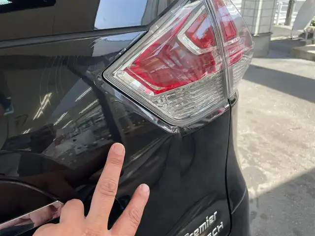 日産 エクストレイル モード・プレミア 愛知県 2016(平28)年 11.2万km ダイヤモンドブラック /当店買取/1オーナー//純正Mナビ/360度カメラ//フルセグTV/CD/DVD/SD/Bluetooth/USB/AUX//エマージェンシーB/BSM/レーンキープ//TVキャンセラー//専用本革シート/前席シートヒーター//7人乗り//LEDヘッド/Aライト//純正18AW/タイヤ2024年製造//ISOFIX/純正Fマット/ドアバイザー//クルーズコントロール//ビルトインETC//保証書/取説