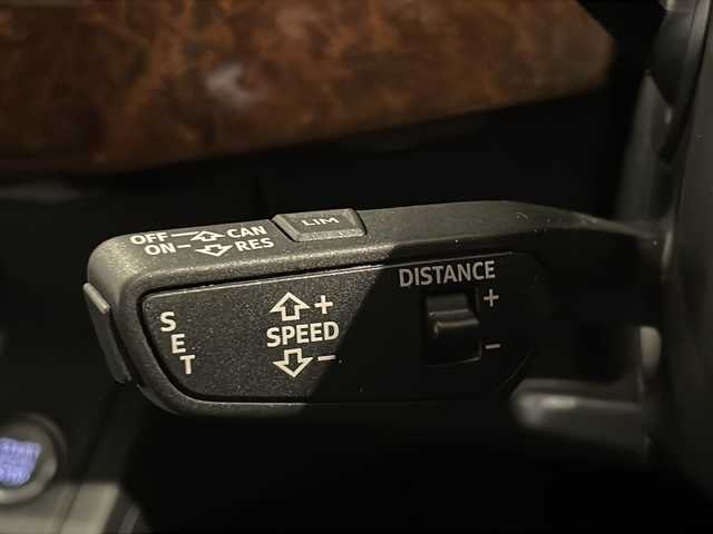 アウディ Ａ４ アバント 2.0TFSIクワトロスポーツ 新潟県 2018(平30)年 3.7万km 赤 Audiプレセンスベーシック/アダプティブクルーズコントロール/ラグジュアリーパッケージ/・デコラティブパネルウォルナットブラウン/・LEDヘッドライト/・LEDリヤコンビネーションライト/・LEDインテリアライティング/・パーシャルレザー/・シートヒーター/ブラックグロススタイリングパッケージ/・ブラックルーフレール/・エクステリアミラーハウジングブラック/バーチャルコクピット/MMIナビゲーション/・フルセグTV/・Bluetooth/CD/DVD/USB/AUX/・スマートフォンインターフェイス/ヒーティング/エアコンディショニングシステム/・オートマチックエアコンディショナー/・３ゾーンオートマチックエアコンディショナー/プライバシーガラス
