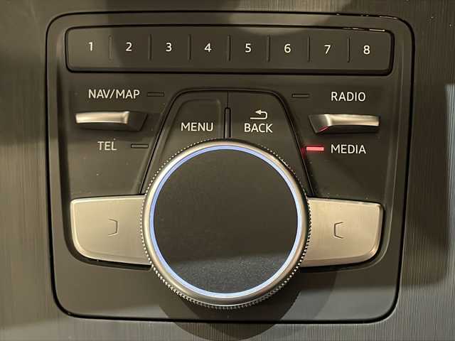 アウディ Ａ４ アバント 2.0TFSIクワトロスポーツ 新潟県 2018(平30)年 3.7万km 赤 Audiプレセンスベーシック/アダプティブクルーズコントロール/ラグジュアリーパッケージ/・デコラティブパネルウォルナットブラウン/・LEDヘッドライト/・LEDリヤコンビネーションライト/・LEDインテリアライティング/・パーシャルレザー/・シートヒーター/ブラックグロススタイリングパッケージ/・ブラックルーフレール/・エクステリアミラーハウジングブラック/バーチャルコクピット/MMIナビゲーション/・フルセグTV/・Bluetooth/CD/DVD/USB/AUX/・スマートフォンインターフェイス/ヒーティング/エアコンディショニングシステム/・オートマチックエアコンディショナー/・３ゾーンオートマチックエアコンディショナー/プライバシーガラス