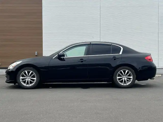日産 スカイライン 250GT FOUR 秋田県 2008(平20)年 14.8万km スーパーブラック ４WD/純正オーディオ（AM/FM/CD)/純正アルミ/純正エアロパーツ/スマートキー/MTモード付AT/前席パワーシート/純正エンジンスターター/ETC/オートライト/オートエアコン/パワーステアリング/パワーウィンドウ/盗難防止装置/電動格納ウィンカーミラー/保証書/取扱説明書/記録簿