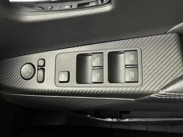 三菱 デリカＤ：５ シャモニー 埼玉県 2025(令7)年 0.1千km パールⅡ 登録済未使用車　/４ＷＤ　/マルチアラウンドモニター　/ＢＳＭ　/レーダークルーズコントロール　/両側パワースライドドア　/シートヒーター　/ステアリングヒーター　/純正アルミホイール　/スマートキー　/ＬＥＤヘッドライ