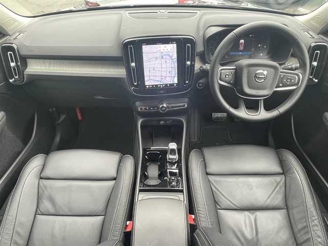 ボルボ ボルボ ＸＣ４０ アルティメット B4 AWD 高知県 2022(令4)年 0.5万km オニキスブラックP Google Assistant/Bluetooth メディアプレイヤー/Apple CarPlay/Android Auto/Lane Keeping Aid/前者発信通知機能/黒レザーシート/D/N席シートヒーター/ハンドルヒーター/harman/kardon/前後ドライブレコーダー/電動リアゲート