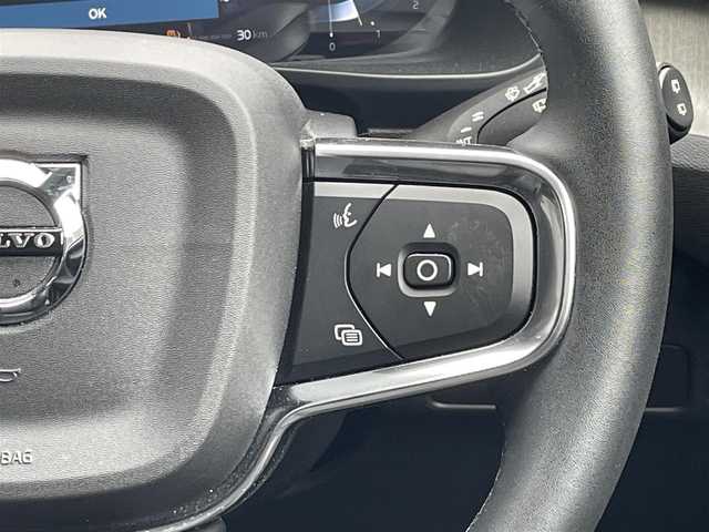 ボルボ ボルボ ＸＣ４０ アルティメット B4 AWD 高知県 2022(令4)年 0.5万km オニキスブラックP Google Assistant/Bluetooth メディアプレイヤー/Apple CarPlay/Android Auto/Lane Keeping Aid/前者発信通知機能/黒レザーシート/D/N席シートヒーター/ハンドルヒーター/harman/kardon/前後ドライブレコーダー/電動リアゲート
