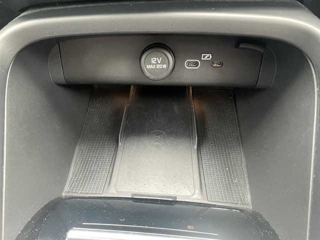 ボルボ ボルボ ＸＣ４０ アルティメット B4 AWD 高知県 2022(令4)年 0.5万km オニキスブラックP Google Assistant/Bluetooth メディアプレイヤー/Apple CarPlay/Android Auto/Lane Keeping Aid/前者発信通知機能/黒レザーシート/D/N席シートヒーター/ハンドルヒーター/harman/kardon/前後ドライブレコーダー/電動リアゲート