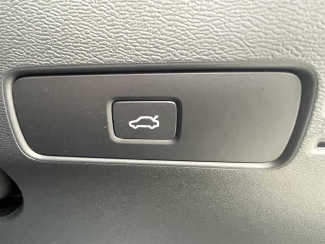 ボルボ ボルボ ＸＣ４０ アルティメット B4 AWD 高知県 2022(令4)年 0.5万km オニキスブラックP Google Assistant/Bluetooth メディアプレイヤー/Apple CarPlay/Android Auto/Lane Keeping Aid/前者発信通知機能/黒レザーシート/D/N席シートヒーター/ハンドルヒーター/harman/kardon/前後ドライブレコーダー/電動リアゲート