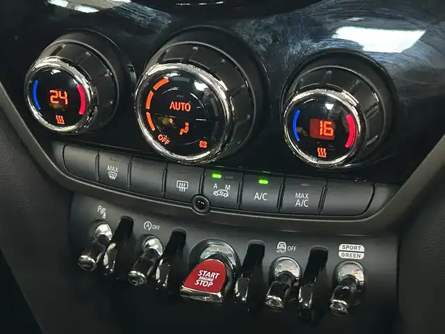 ＭＩＮＩ ＢＭＷ ミニ クロスオーバー 愛知県 2020(令2)年 5.9万km MINI Yoursエニグマティックブラック HDDナビ/バックカメラ/アイドリングストップ/アダプティブクルーズコントロール/プッシュスタート/パワーバックドア/ミラー一体型ETC/ヘッドアップディスプレイ/ペッパーパッケージ/デジタルパッケージ